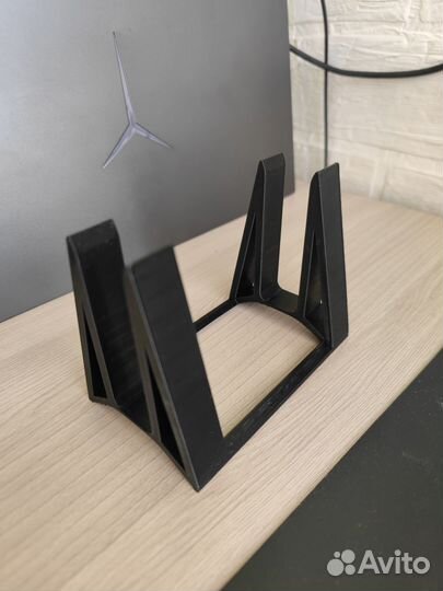 Подставка для ноутбука вертикального размещения