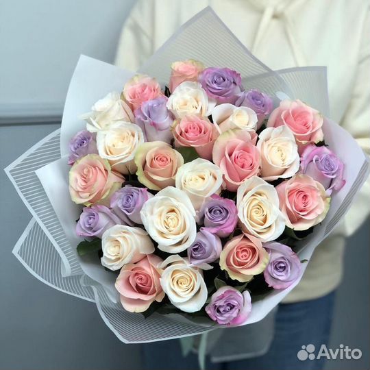 Нежный микс из 11 розы