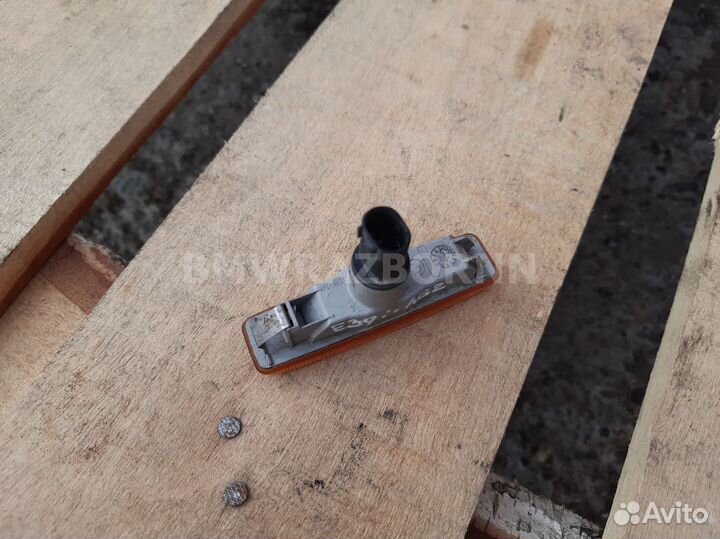 Повторитель в крыло BMW Е39
