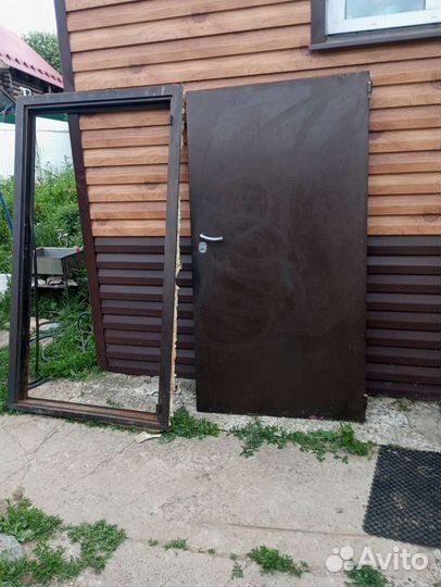 Дверь входная металлическая