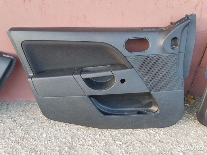 Дверные карты Ford fiesta