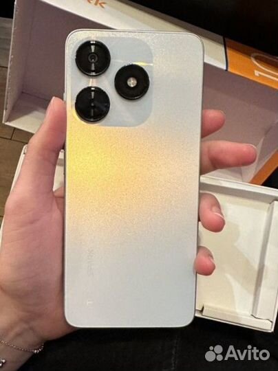 TECNO Spark 10, 8/128 ГБ