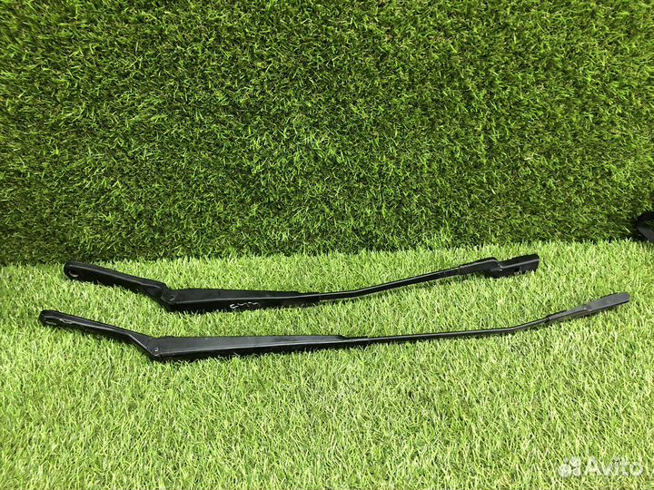 Поводки дворников Peugeot 308