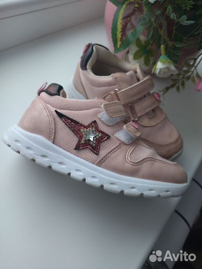 Кроссовки для девочки 25 размер