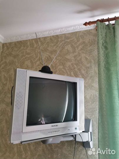 Телевизор Oniks рабочий с пультом д/у
