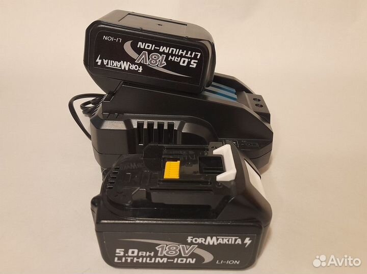 Пара аккумуляторов Makita 18V 5 Ah и зарядное