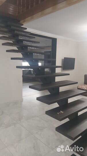 Лестница на металлокаркасе