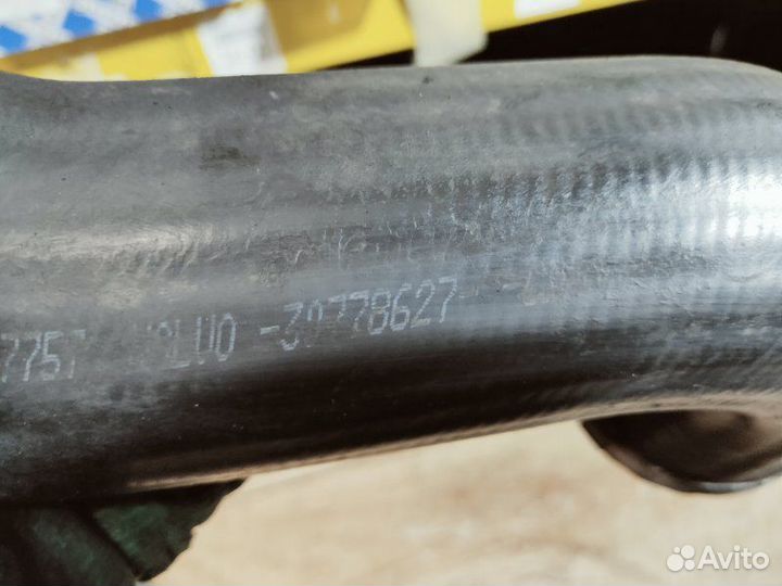 Патрубок интеркулера Volvo Xc90 D5244T4 2006