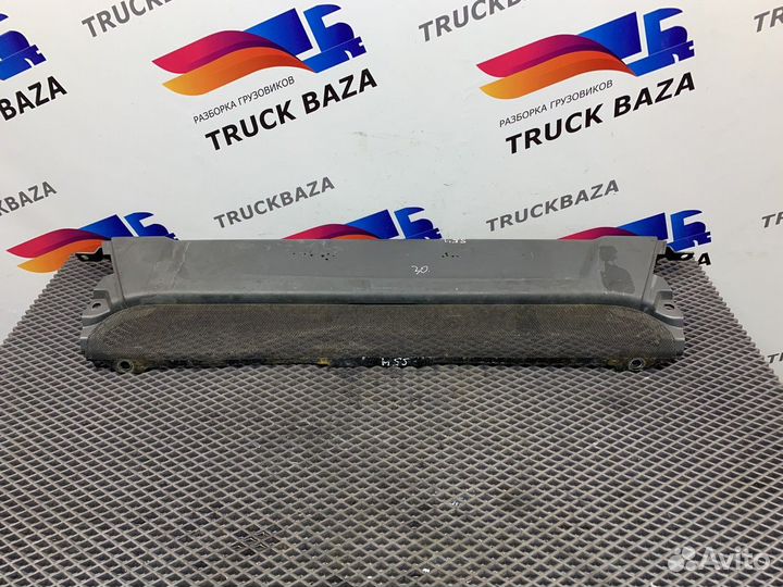 1865181 Накладка бампера центральная