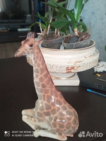 Фарфоровая статуэтка