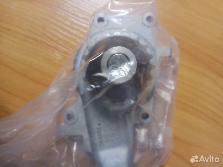 Водяной насос в сборе (помпа) ford escort v