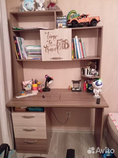 Письменный стол для школьника