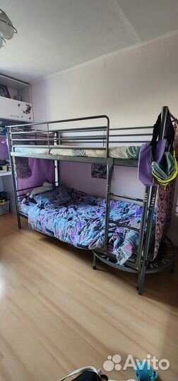 Двухярусная кровать IKEA металлическая