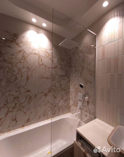 Душевая стеклянная перегородка