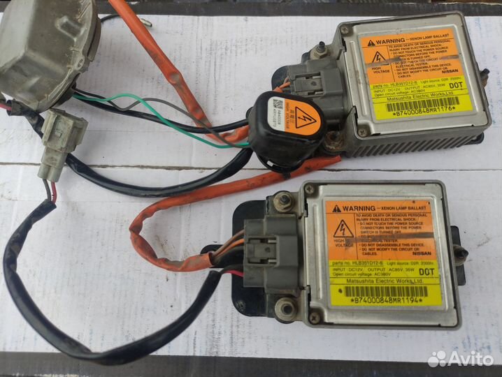 Блоки розжига ксенона Nissan Maxima A33