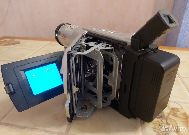 Видеокамера JVC GR-FXM42E (Compact VHS)