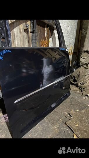 Volkswagen touran дверь