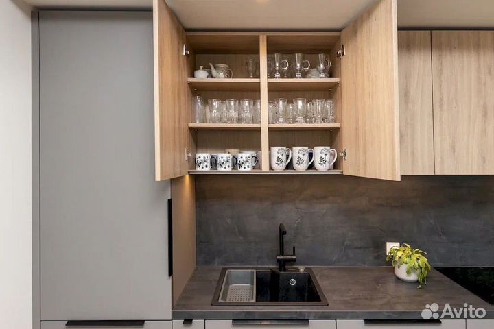 Кухни на заказ. Кухня на заказ «Хайтек»