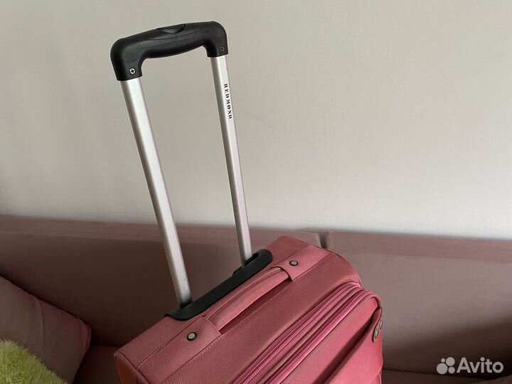Чемодан на колесах redmond