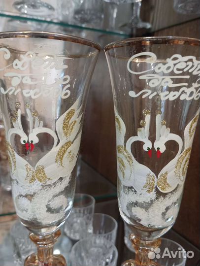 Свадебные принадлежности, бокалы, корзина, свеча