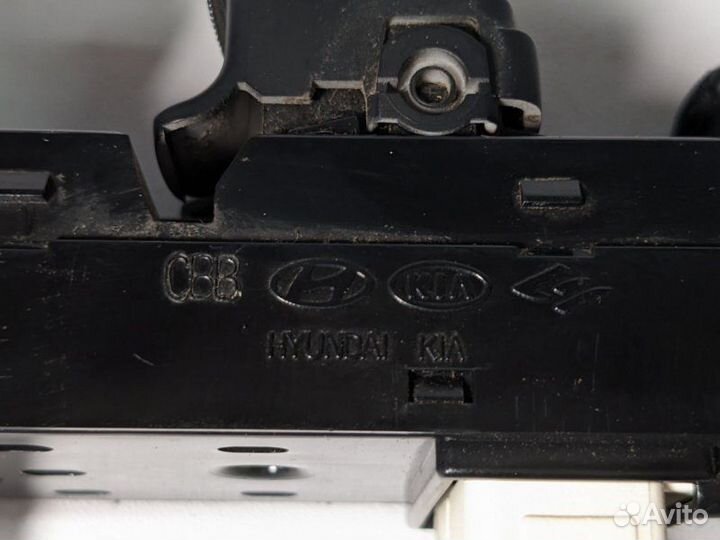 Блок управления стеклоподъемниками Hyundai Tucson