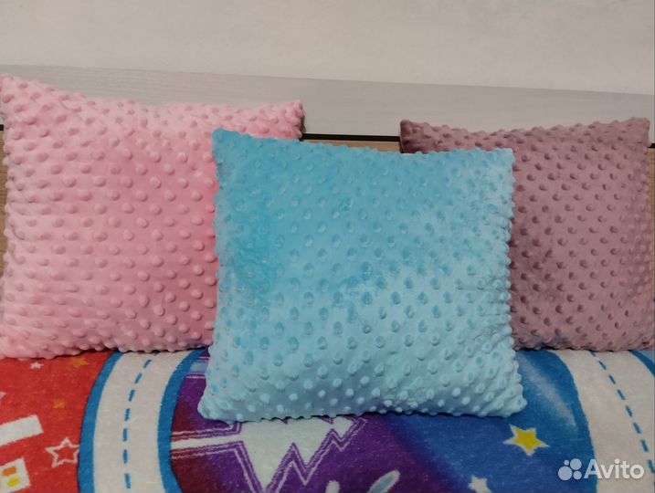 Плюшевая подушка