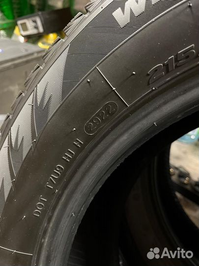 Hankook Winter I'Cept iZ 2 W616 215/60 R16 99T