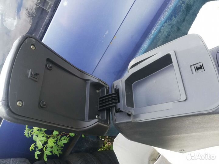 Консоль центральная Джили Эмгранд Х7