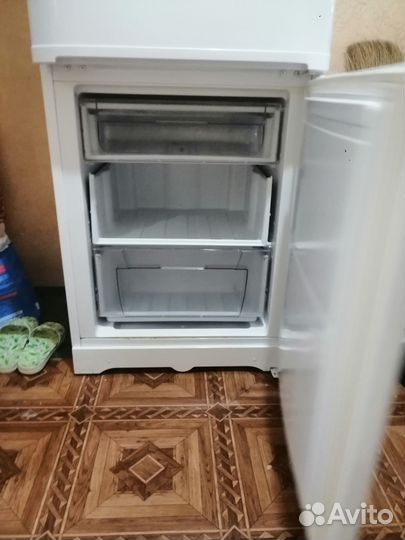 Холодильник hotpoint ariston бу