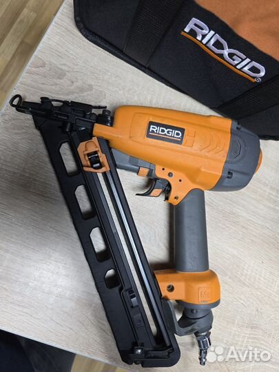 Нейлер 15GA Ridgid R250AFA бу