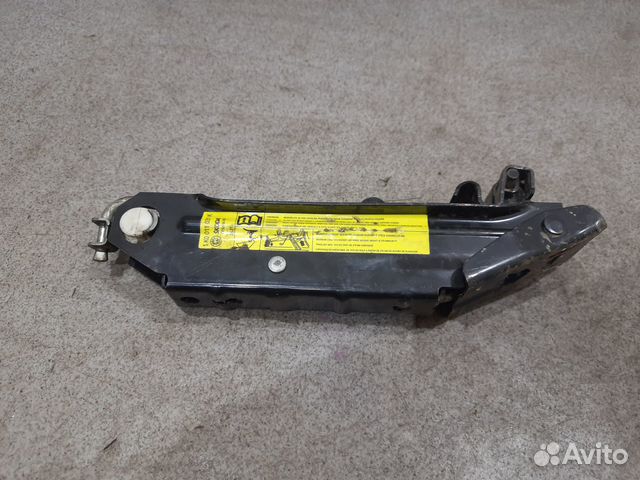 Домкрат оригинальный для Skoda Octavia A5