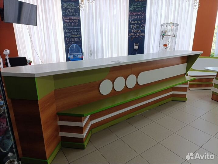 Стойка ресепшен