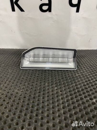 Плафон двери правой Volvo FH5 84810911