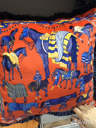 Подушки брендовые бархатные для мебели 50/50