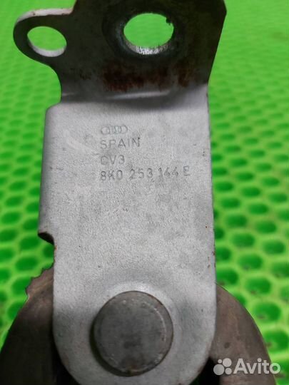 Крепление глушителя переднее правое Audi Q5 8R