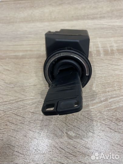 Замок зажигания Mercedes Benz W210