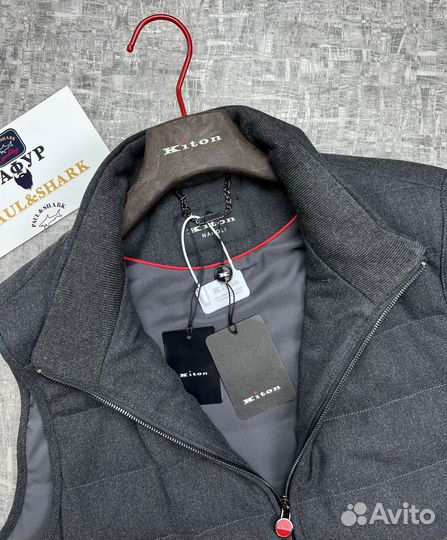 Жилет-безрукавка кашемировая, пуховая Kiton