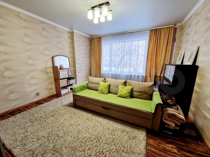 2-к. квартира, 57,4 м², 1/2 эт.
