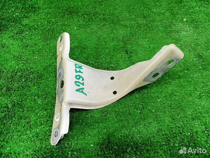 Кронштейн переднего правого крыла Audi A4 (8E B7)