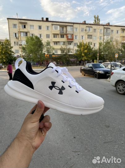 Кроссовки