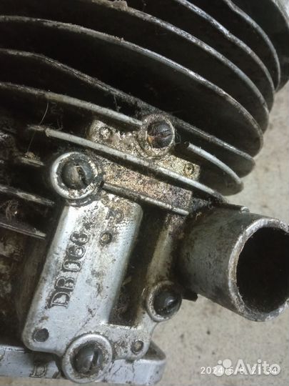 Цилиндр с поршнем