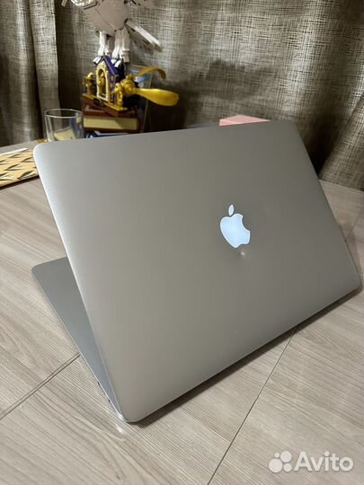 Apple MacBook Pro 15 2015 i7 2.5GHz 16/512GB