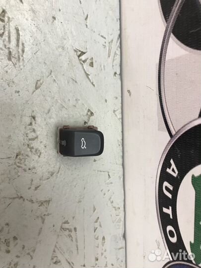 Кнопка открывания багажника Audi A6 С7 cgwb 2011