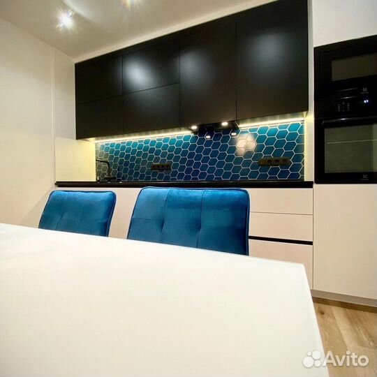 Кухня Островная в Потолок