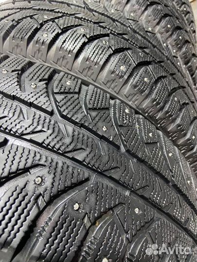 Bridgestone Ice Cruiser 7000 215/60 R17 100T