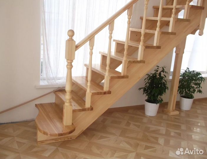 Столб лестничный (сосна)