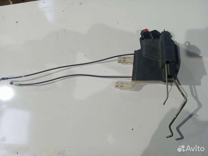 Замок двери передний правый Hyundai Tucson I