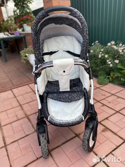 Продам детскую коляску 2 в 1