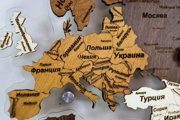 Деревянные карты мира