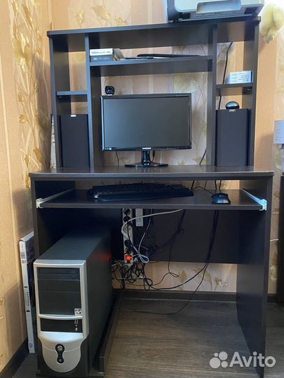 Компьютерный стол